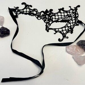 Women’s 1-eyed Lace Masquerade Halloween